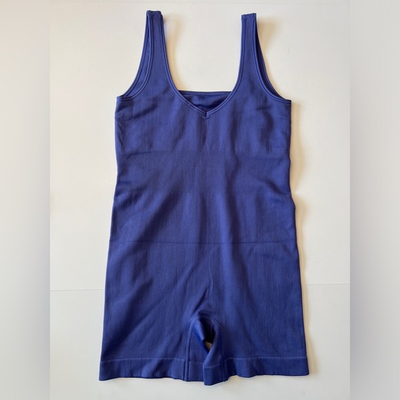 *New* Athleta Aurora Bodysuit, Size Medium - Picture 6 of 6